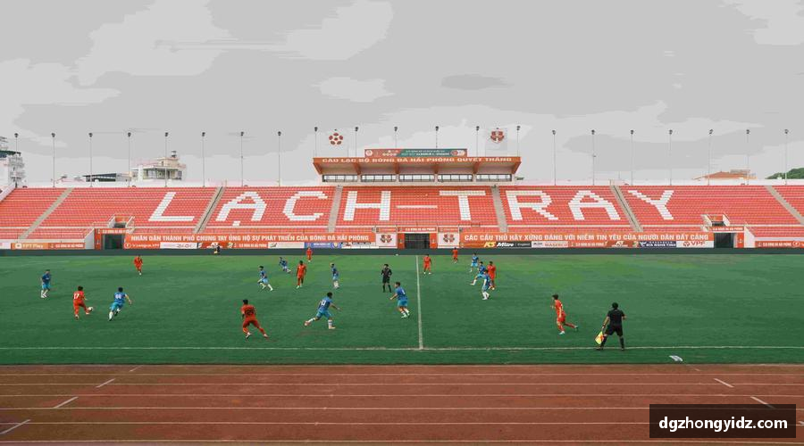 「球星同款、限量周边，做朋友圈最靓的体育潮人！👕点击抢购，手慢无！」